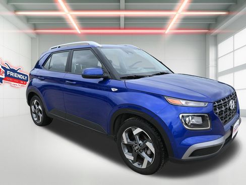 Used 2025 Hyundai Venue SEL FWD image 4