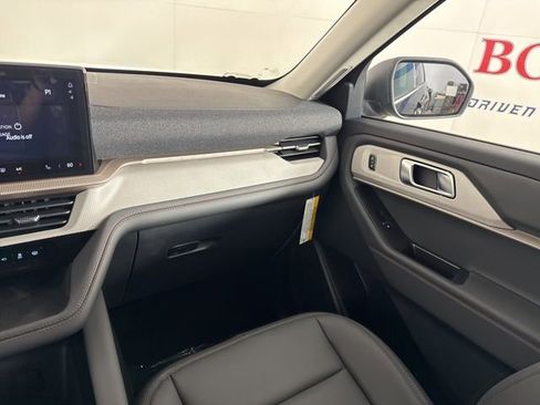 New 2026 Ford Explorer Active w/ Active Comfort Package image 13