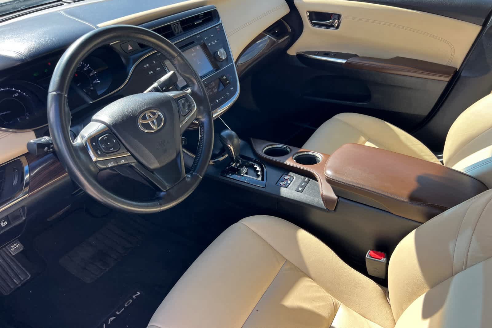 Used 2015 Toyota Avalon XLE Touring FWD image 9