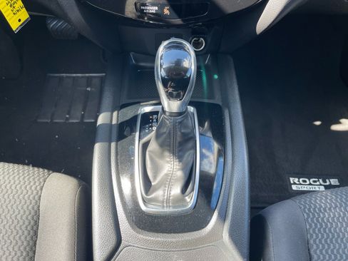 Used 2020 Nissan Rogue Sport S image 17