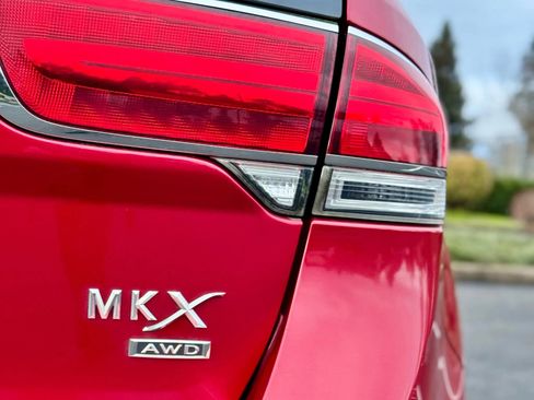 Used 2012 Lincoln MKX AWD image 4