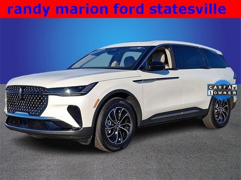 Used 2025 Lincoln Nautilus Premier w/ Equipment Group 102A image 1