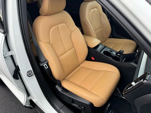 Used 2020 Volvo XC40 T5 Momentum w/ Protection Package Premier image 25