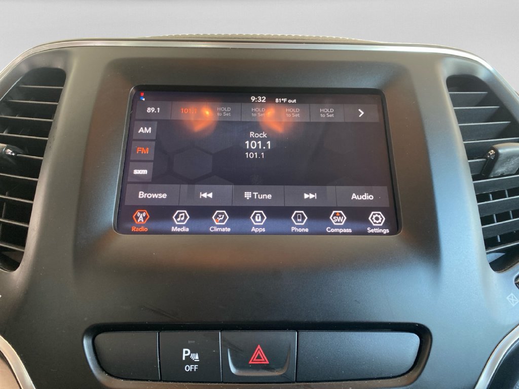 Used 2019 Jeep Cherokee Latitude Plus FWD image 13