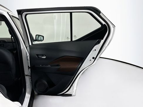 Used 2024 Nissan Kicks SR image 26