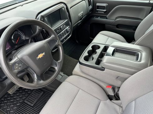 Used 2018 Chevrolet Silverado 1500 Custom w/ Custom Convenience Package image 9