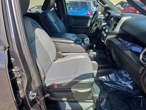 Used 2021 RAM 2500 Tradesman w/ Chrome Appearance Group image 10