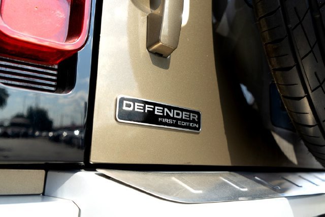 Used 2020 Land Rover Defender 110 First Edition AWD/4WD image 7