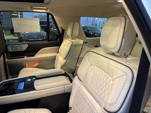 Certified 2023 Lincoln Navigator Black Label image 26