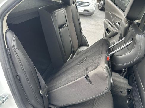 Used 2020 Buick Encore Preferred w/ Safety Package FWD image 41