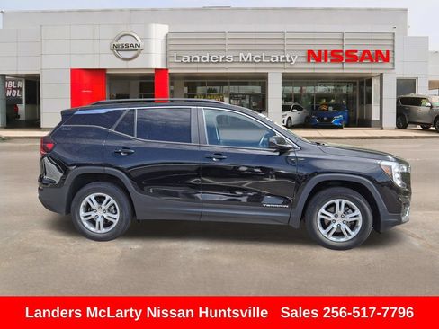 Used 2023 GMC Terrain SLE w/ Driver Convenience Package AWD/4WD image 2