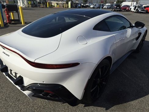 Used 2020 Aston Martin V8 Vantage Coupe image 2