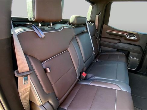 Used 2024 GMC Sierra 1500 Denali AWD/4WD image 19
