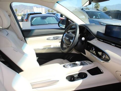 Used 2023 Genesis GV70 2.5T w/ Select Package image 5