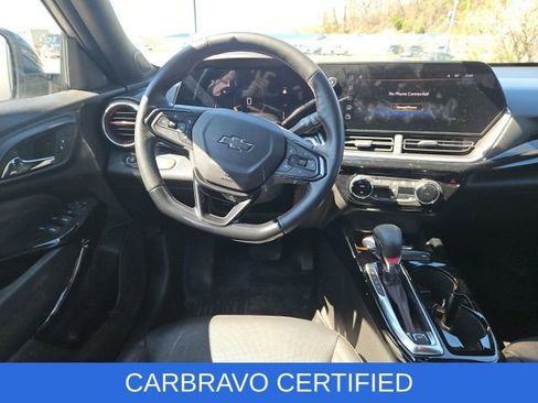 Certified 2025 Chevrolet Trax RS w/ Sunroof Package FWD image 6