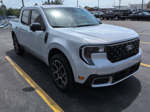 Used 2025 Ford Maverick Lariat w/ 4K Tow Package AWD/4WD image 2