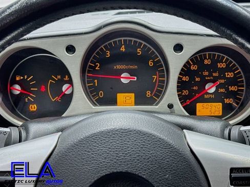 Used 2006 Nissan 350Z Enthusiast w/ (N93) Cargo Convenience Pkg image 11