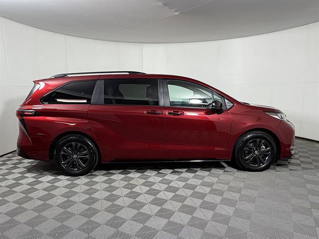 Certified 2026 Toyota Sienna XSE AWD/4WD image 8