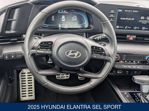Certified 2025 Hyundai Elantra Sport FWD image 17