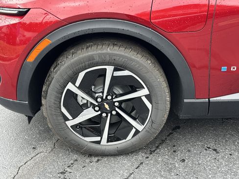 New 2026 Chevrolet Equinox EV LT image 12