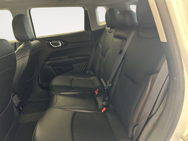 Used 2022 Jeep Compass Trailhawk w/ Trailhawk Convenience Group AWD/4WD image 13