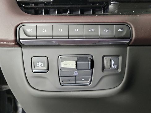 Certified 2023 Cadillac Escalade Premium Luxury Platinum w/ Heavy-Duty Trailer Package image 32