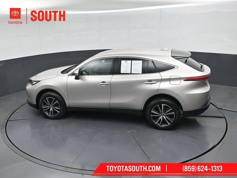 Used 2023 Toyota Venza LE AWD/4WD image 53