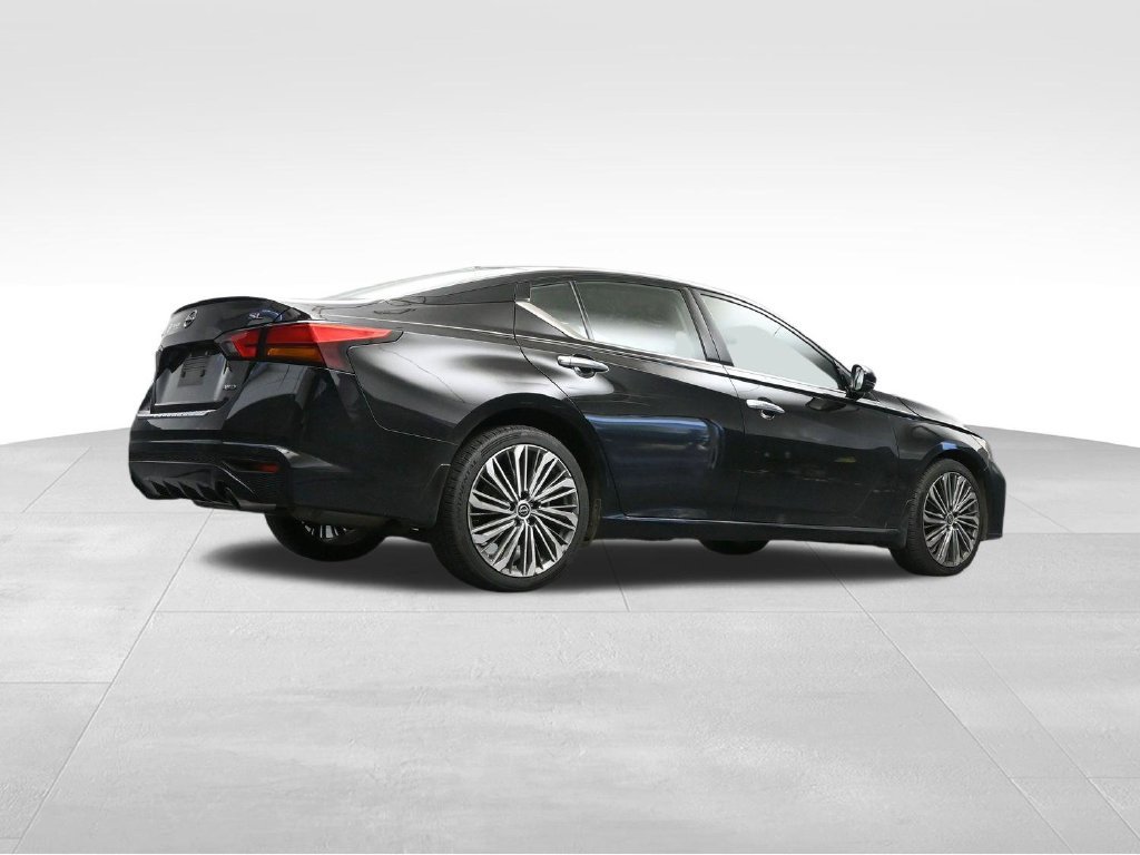 Used 2023 Nissan Altima 2.5 SL AWD/4WD image 14