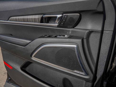 Certified 2024 Kia Telluride SX w/ Towing Package image 24