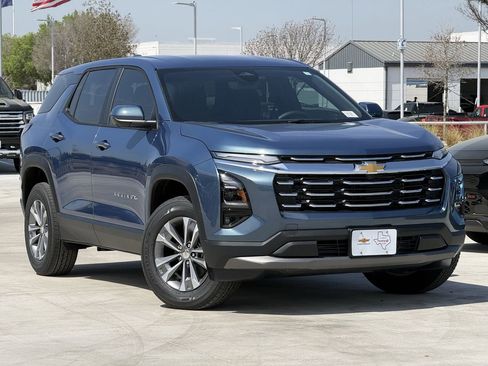 New 2026 Chevrolet Equinox LT w/ Safety and Technology Package image 2