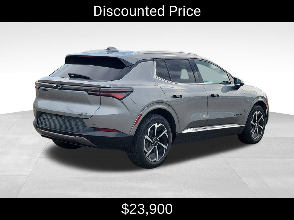 Certified 2024 Chevrolet Equinox EV LT w/ LPO, Trailering Package FWD image 3