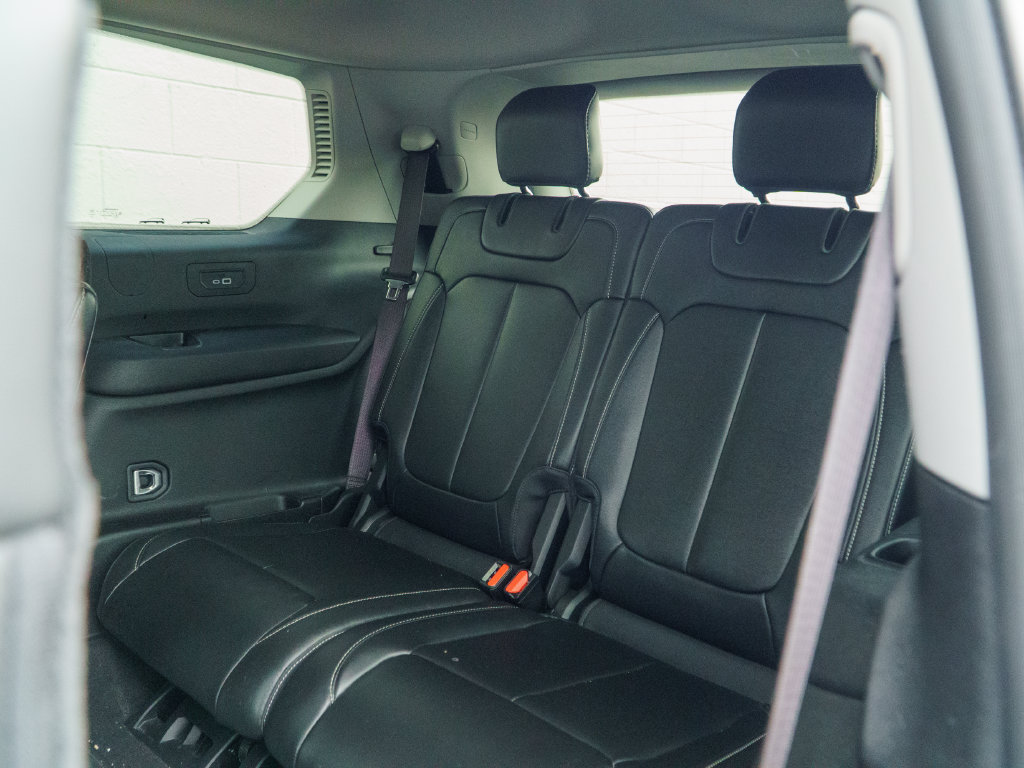 Used 2022 Jeep Grand Cherokee L Limited AWD/4WD image 19