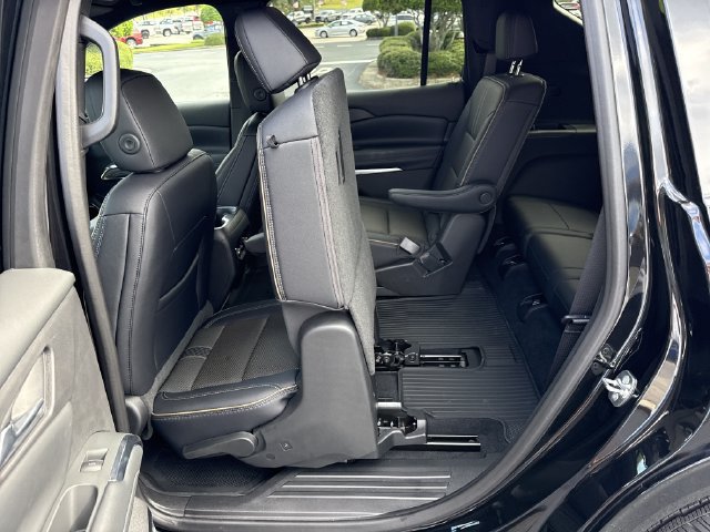 New 2026 Chevrolet Traverse High Country w/ LPO, Floor Liner Package FWD image 15