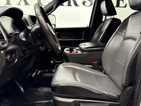 Used 2024 RAM 2500 Tradesman w/ Chrome Appearance Group image 28