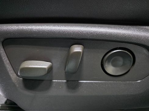 Used 2022 Chevrolet Silverado 1500 ZR2 w/ Technology Package image 19