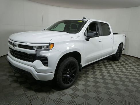 Used 2025 Chevrolet Silverado 1500 RST w/ Convenience Package II image 6