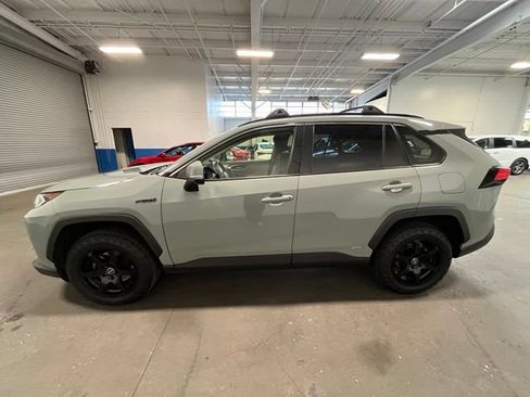 Used 2021 Toyota RAV4 XLE w/ Convenience Package AWD/4WD image 6