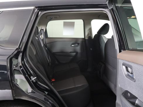 Used 2023 Nissan Rogue SV AWD/4WD image 31