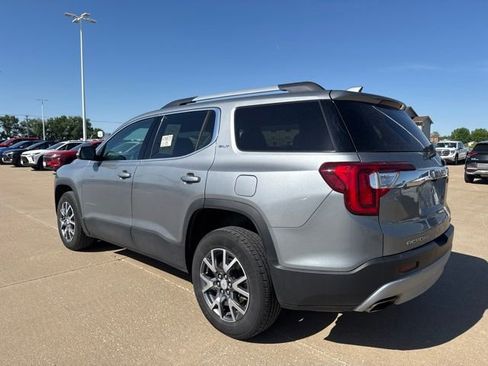 Used 2023 GMC Acadia SLT w/ Preferred Package AWD/4WD image 5