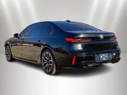 Used 2023 BMW 760i xDrive w/ Executive Package AWD/4WD image 4