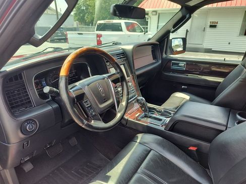 Used 2016 Lincoln Navigator Reserve AWD/4WD image 13