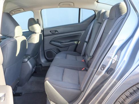Used 2025 Nissan Altima 2.5 SV FWD image 8