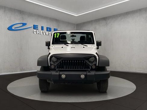 Used 2017 Jeep Wrangler Sport AWD/4WD image 7