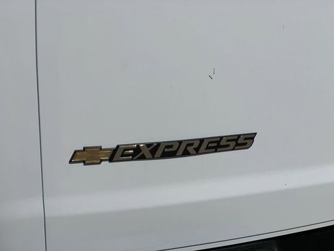 New 2026 Chevrolet Express 2500 w/ Driver Convenience Package image 30