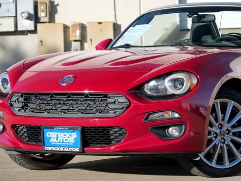 Used 2018 FIAT 124 Spider Lusso w/ Navigation & Sound Group image 18