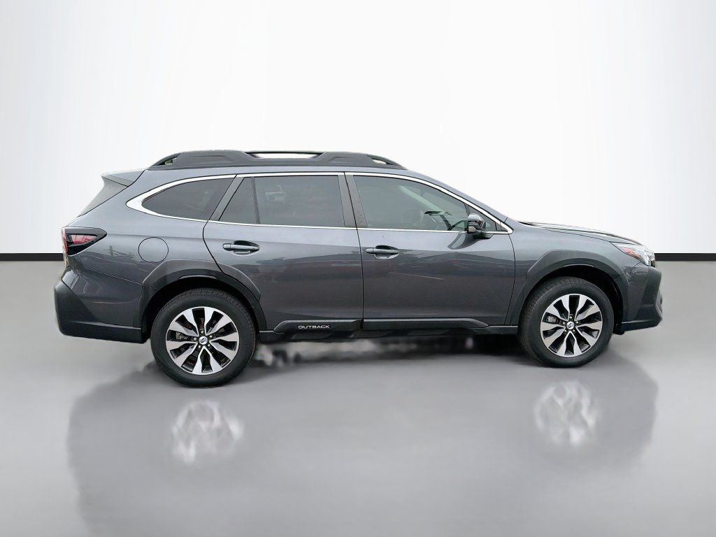 Used 2024 Subaru Outback Limited XT AWD/4WD image 4