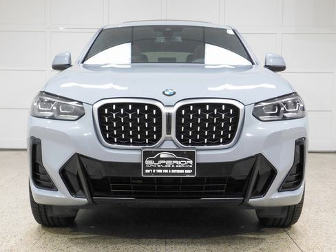 Used 2023 BMW X4 xDrive30i image 2