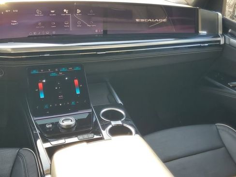 Used 2025 Cadillac Escalade Sport AWD/4WD image 16