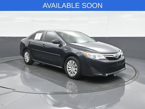 Used 2014 Toyota Camry LE FWD image 1