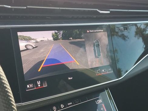 Used 2025 Audi SQ8 Premium Plus AWD/4WD image 24